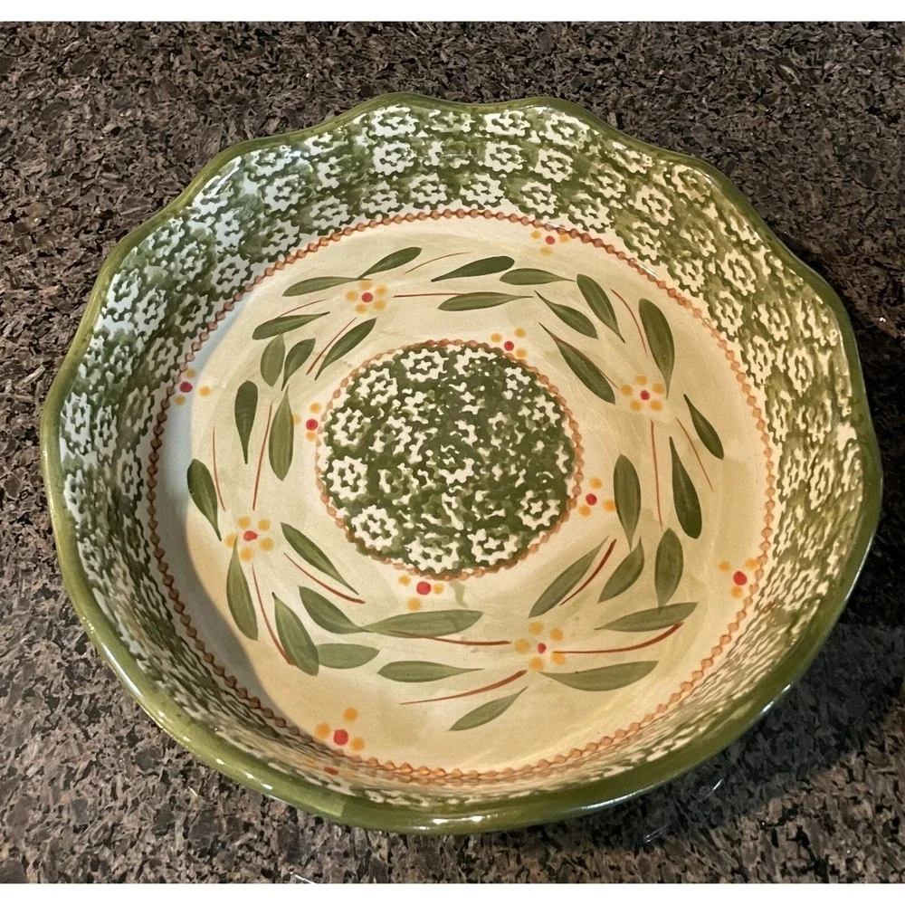 Temptations Old World Green 1 QT Ceramic Floral Baking Pie Dish‎ Scalloped Edge